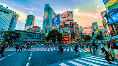 crowded street_4.jpg